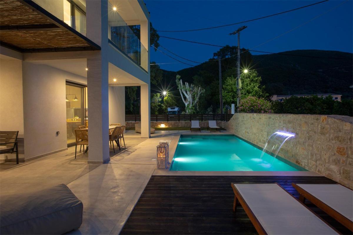 Seascape Villas Vassiliki - Beachfront Villas Buitenkant foto