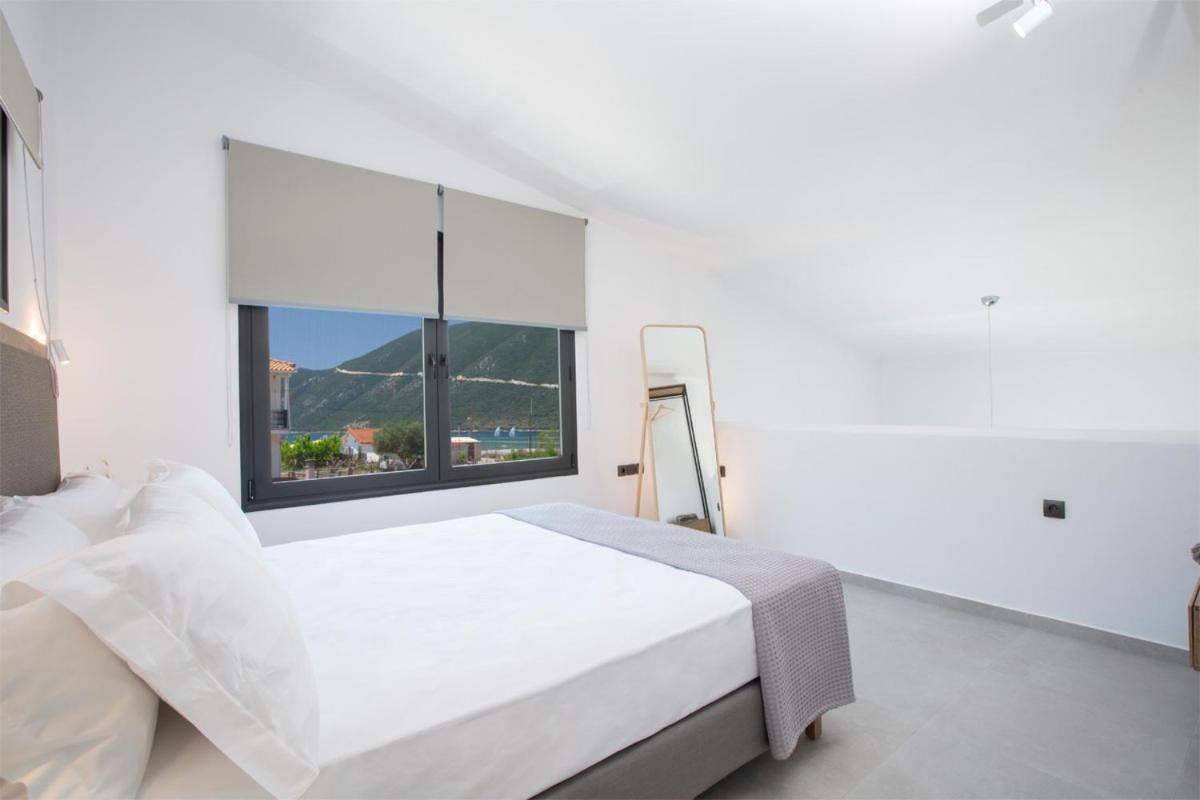 Seascape Villas Vassiliki - Beachfront Villas Buitenkant foto