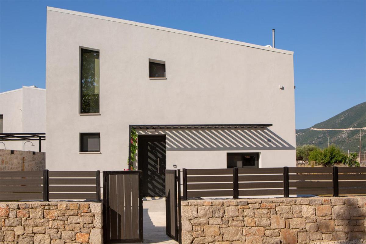 Seascape Villas Vassiliki - Beachfront Villas Buitenkant foto